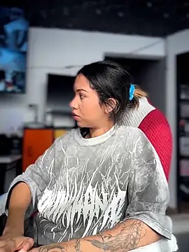 Laila LS online show from April 7, 2026, 1:24 pm