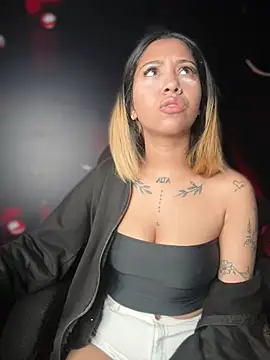 Laila LS online show from March 22, 2026, 1:34 pm