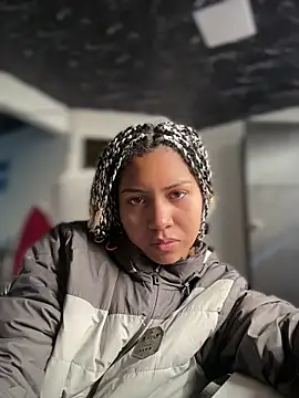 Laila LS online show from April 13, 2026, 1:15 pm