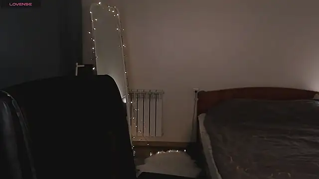 Snapshot of IceIcebabe_ chatting on July 19, 2026, 1:03 am IceIcebabe online show from July 19, 2026, 1:03 am