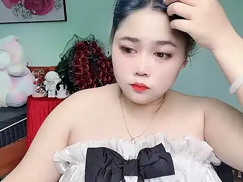 Snapshot of Nhanlu009 chatting on May 2, 2026, 5:56 am Nhanlu009 online show from May 2, 2026, 5:56 am