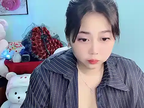 Nhanlu009 online show from April 12, 2026, 3:26 pm