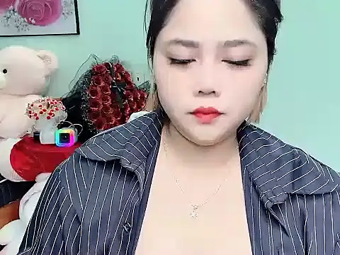 Snapshot of Nhanlu009 chatting on April 18, 2026, 9:11 am Nhanlu009 online show from April 18, 2026, 9:11 am