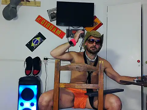 freddymdq100 online show from April 13, 2026, 7:29 pm