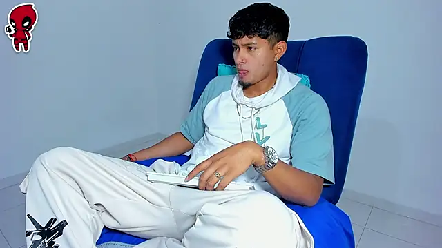 Thiago snoop online show from April 14, 2026, 2:27 am