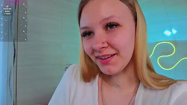 StaceyyJones online show from April 12, 2026, 9:34 am