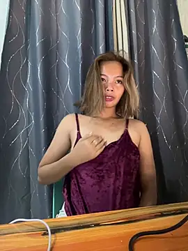 Urcutiepiebaby online show from April 4, 2026, 5:03 am