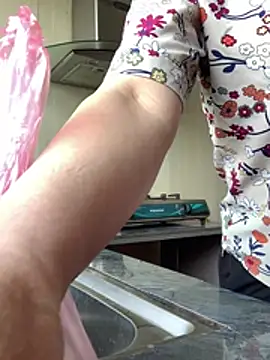 tieuvy6 online show from April 10, 2026, 3:13 am