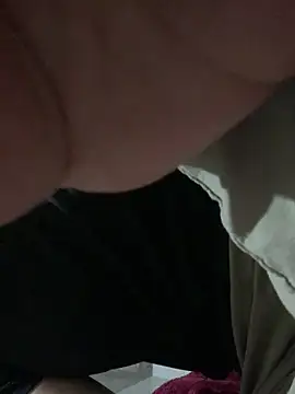 tieuvy6 online show from April 16, 2026, 9:50 pm