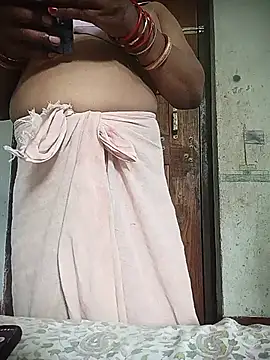hottsexyy online show from July 23, 2026, 6:22 am