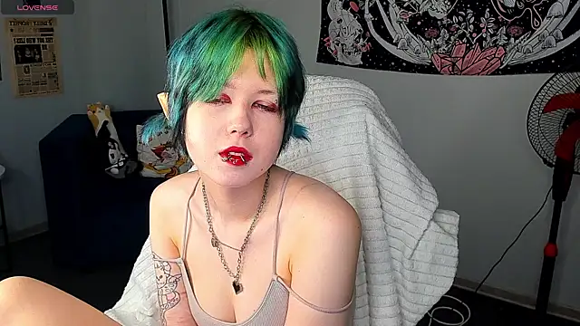 LittleKittenStar online show from March 21, 2026, 2:57 am