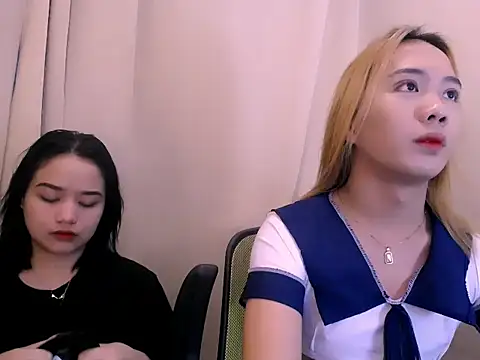 hugecock collins online show from April 16, 2026, 2:01 am