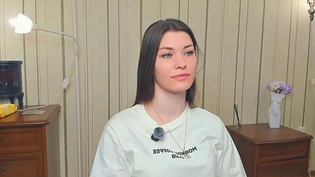 JulissaLipoma online show from March 26, 2026, 7:17 am