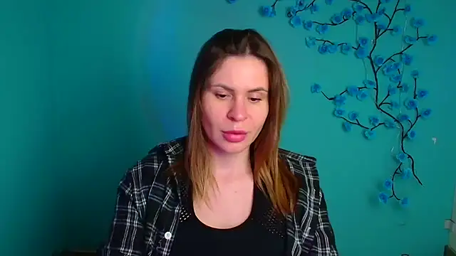 Kira raaaa online show from March 31, 2026, 11:12 am