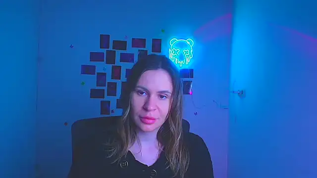 Kira raaaa online show from April 6, 2026, 11:11 am