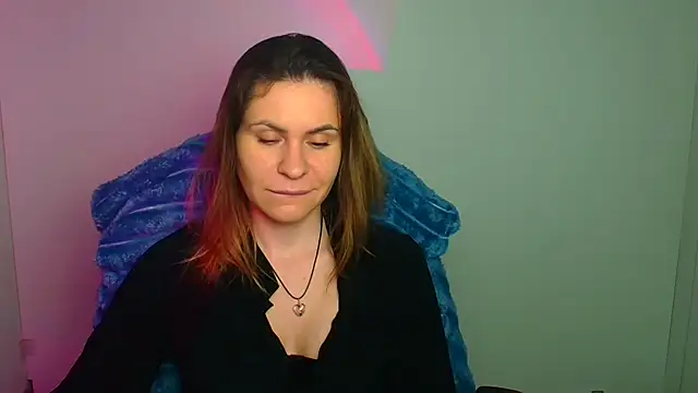 Kira raaaa online show from April 8, 2026, 5:20 am