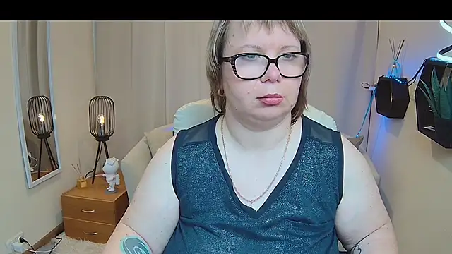 Snapshot of BonnnyBoobsy chatting on May 17, 2026, 12:16 pm BonnnyBoobsy online show from May 17, 2026, 12:16 pm