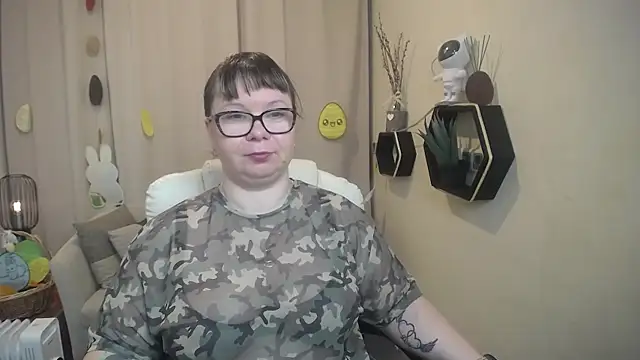 BonnnyBoobsy online show from April 6, 2026, 5:52 am