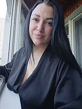 Elsie-Nora online show from June 26, 2026, 5:24 am