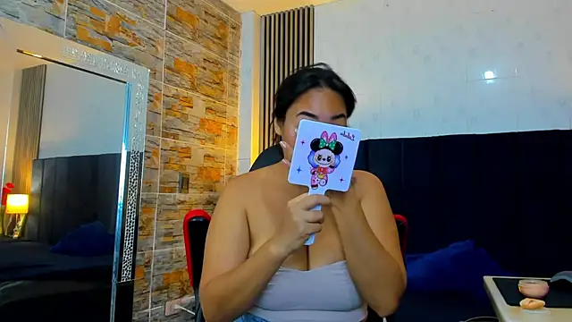 SammyEvanns  online show from April 12, 2026, 2:26 am