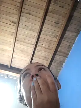 Isabelmotta  online show from April 15, 2026, 4:11 pm