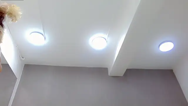 samantha bliss24 online show from April 10, 2026, 6:48 pm