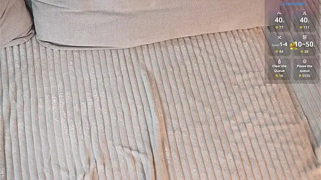 RoniDetterich online show from April 18, 2026, 7:58 pm