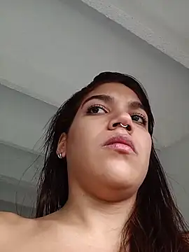 isabellahofmann online show from June 10, 2026, 7:59 pm