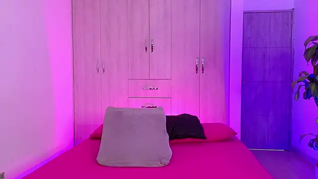 isabellahofmann online show from April 10, 2026, 10:17 pm