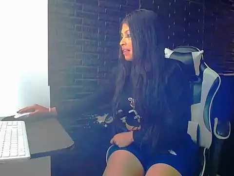 AuroraVelvet online show from March 22, 2026, 3:10 am