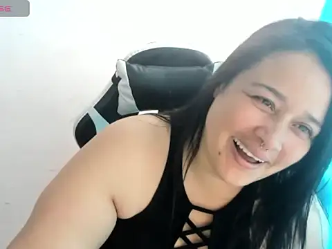 Atenea 19  online show from April 7, 2026, 6:10 pm