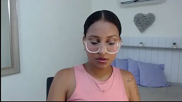 Rubi Diamond  online show from April 16, 2026, 7:58 pm