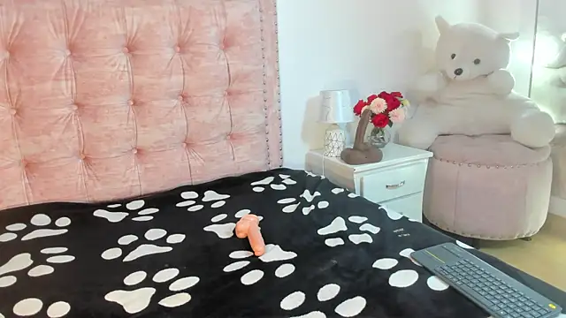 AilinRose online show from April 17, 2026, 12:30 pm