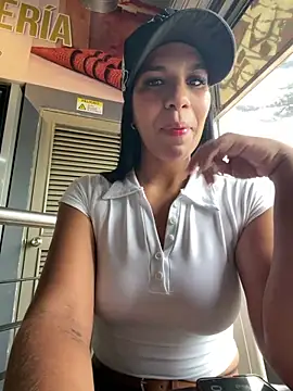 MonserratJons01 online show from June 2, 2026, 4:07 pm