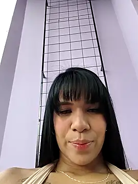 MonserratJons01 online show from April 13, 2026, 10:25 pm