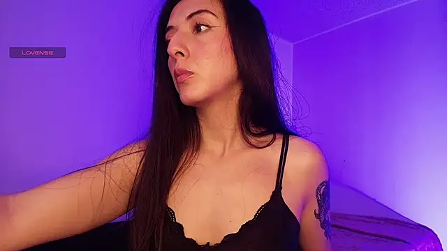 Nicolwhitee online show from May 23, 2026, 12:59 pm