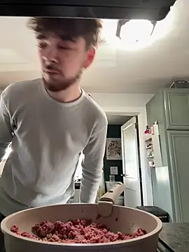 dommydom7177 online show from March 18, 2026, 9:48 pm