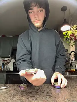 dommydom7177 online show from April 12, 2026, 9:23 am