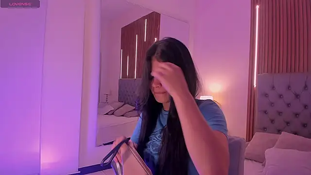 LiaSalvatore online show from March 25, 2026, 12:26 pm