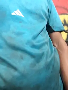 zoi2324 online show from April 20, 2026, 4:08 pm