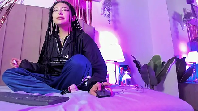 shiny foxeyes online show from March 30, 2026, 8:54 pm