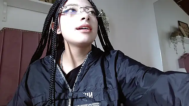 shiny foxeyes online show from April 7, 2026, 9:38 pm