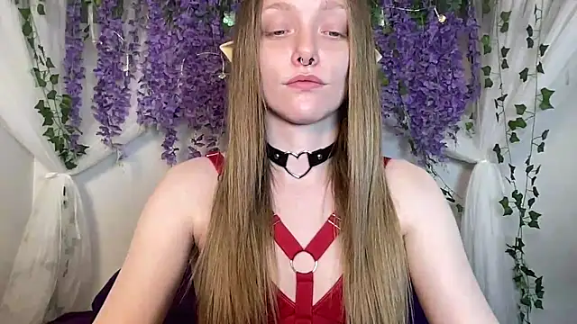 ElfGirlAna online show from April 16, 2026, 3:35 pm