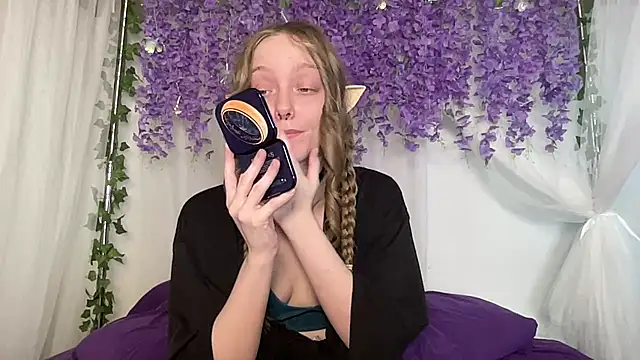 ElfGirlAna online show from July 16, 2026, 2:58 pm
