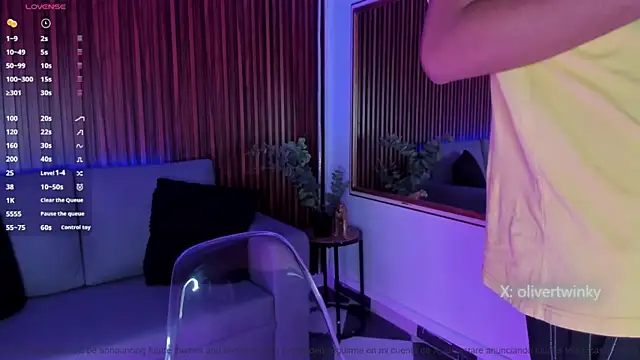 Oliver20   online show from April 15, 2026, 4:29 am