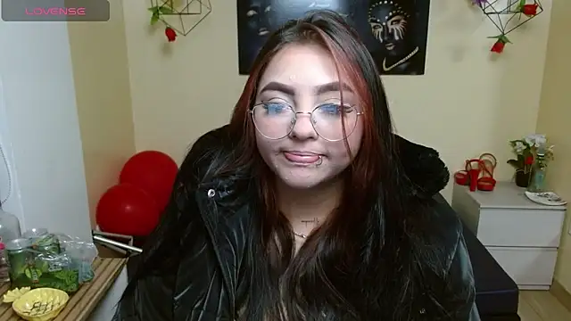 Miley Clarck online show from April 14, 2026, 12:32 pm