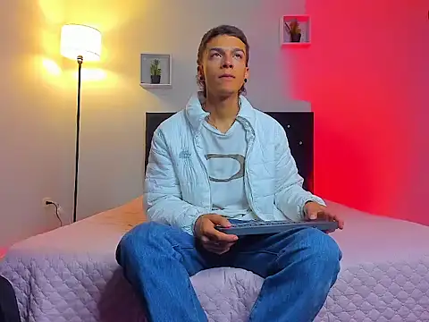 Noahh Saky online show from April 12, 2026, 3:43 am