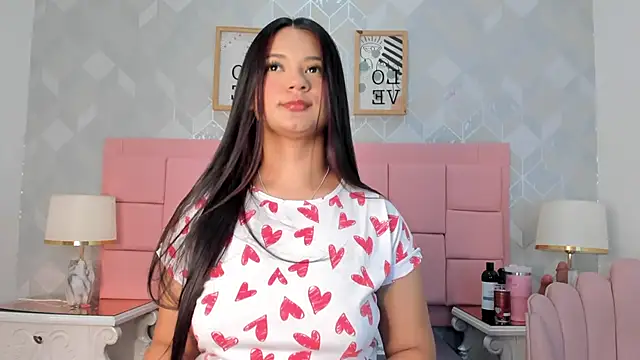 zoejenner  online show from April 5, 2026, 7:53 pm