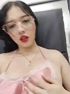 Snapshot of veleria_allurin chatting on June 21, 2026, 4:13 pm veleria allurin online show from June 21, 2026, 4:13 pm