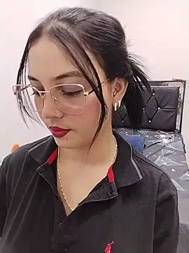 Snapshot of veleria_allurin chatting on July 10, 2026, 2:00 am veleria allurin online show from July 10, 2026, 2:00 am